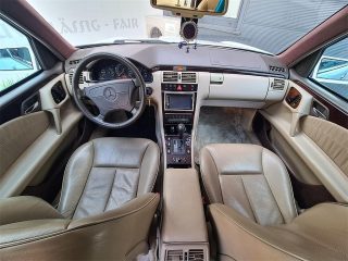 Mercedes-Benz E 320 Classic Aut. *7-Sitzer*Leder*Erdgas-Benzin*