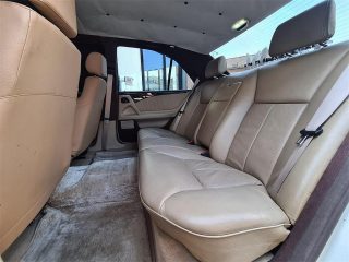 Mercedes-Benz E 320 Classic Aut. *7-Sitzer*Leder*Erdgas-Benzin*