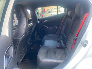 Mercedes-Benz GLA 45 AMG Aut. *Navi*RFKamera*Bi-Xenon*