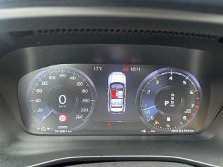 Volvo XC40 B4 AWD R-Design Geartronic *LED*Navi*Abstandstempomat*