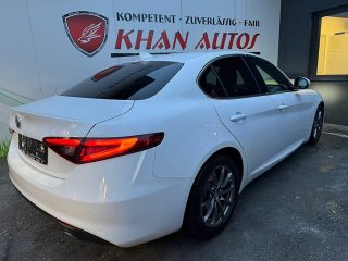 Alfa Romeo Giulia Super 2,2 180 AT RWD