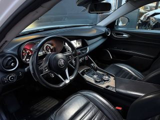 Alfa Romeo Giulia Super 2,2 180 AT RWD